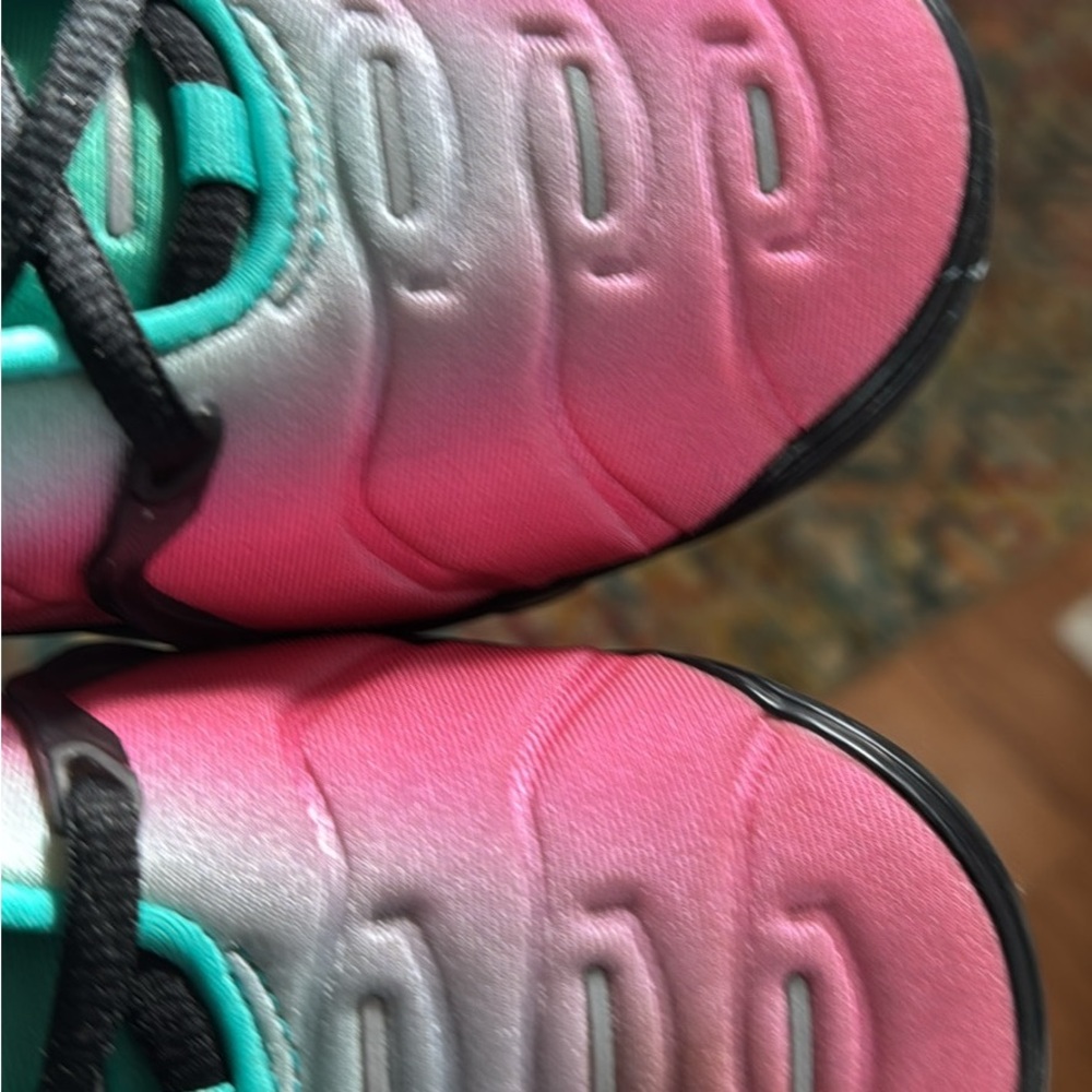 Nike Vapor Max Women's Sneakers - Pink and Green - Picture 2 of 5